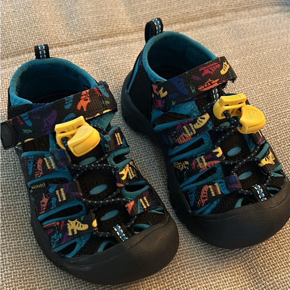 KEEN Unisex-child Newport H2 Closed Heel toddler size 8